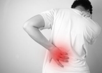 쉴 때 더욱 증상 심해지는 ‘강직성 척추염’, 복합적 한의치료로 좋아져