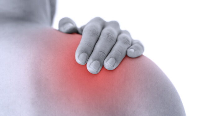 어깨 아프면 ‘오십견’? 다양한 어깨 질환과 예방법