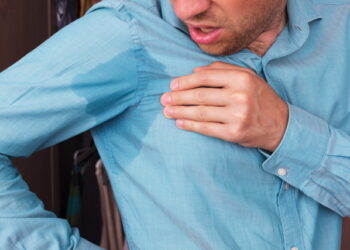 ‘땀의 계절’ 여름! 다한증 환자, 생활 습관 개선으로 증상 완화