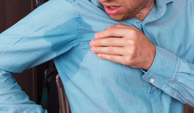 ‘땀의 계절’ 여름! 다한증 환자, 생활 습관 개선으로 증상 완화