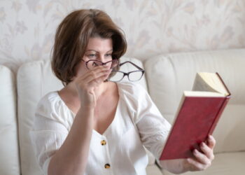 (양방) 40대에 벌써 노안? 노안 관리 및 예방/치료법