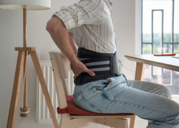 ‘잘’ 써야 ‘덜’ 아프다! ‘허리 보호대’ 제대로 활용하려면?