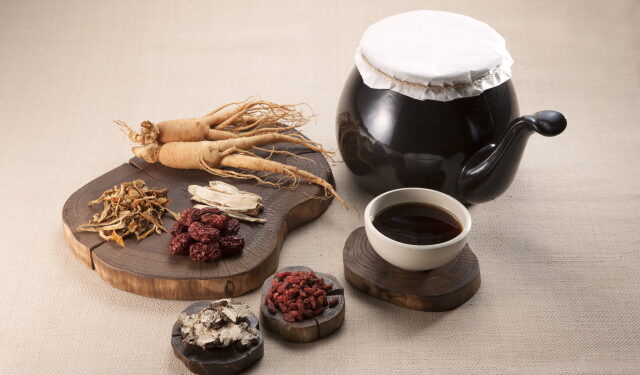 “한의사가 처방한 한약은 안전합니다!”-간(肝)에 안전한 한약 포스터 배포!