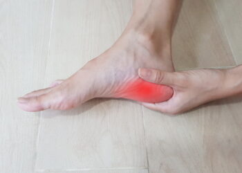 아침 첫발 디딜 때 찌릿한 통증, 그 이유는?