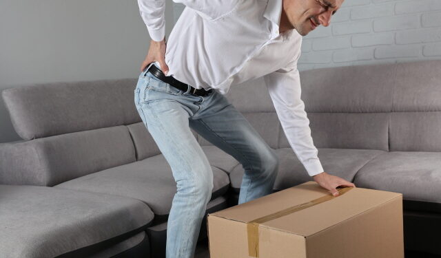 디스크, 참다 간 평생 후회… 수술보다 먼저 ‘한의치료’