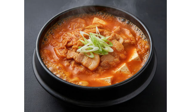 “김치찌개 같이 떠먹는 습관이 위암 발병 원인?”