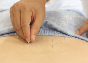 척추관협착증, 한방치료 시 “수술률·마약성 진통제 사용 감소” 효과 입증